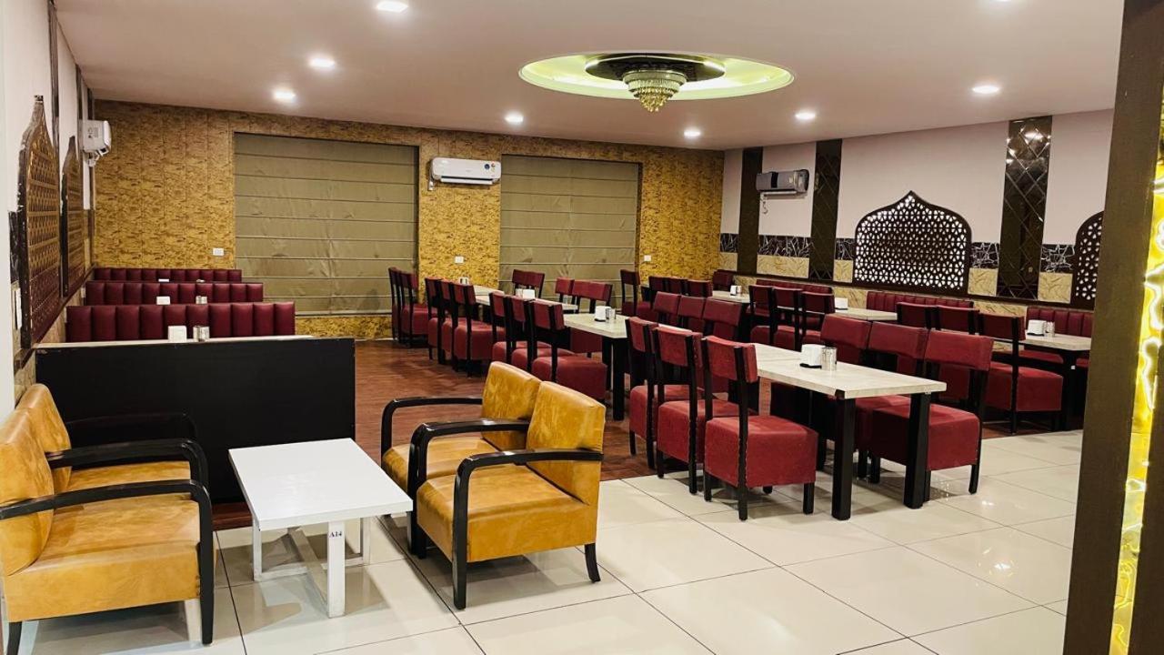 Hotel Kuber Rai Exterior photo
